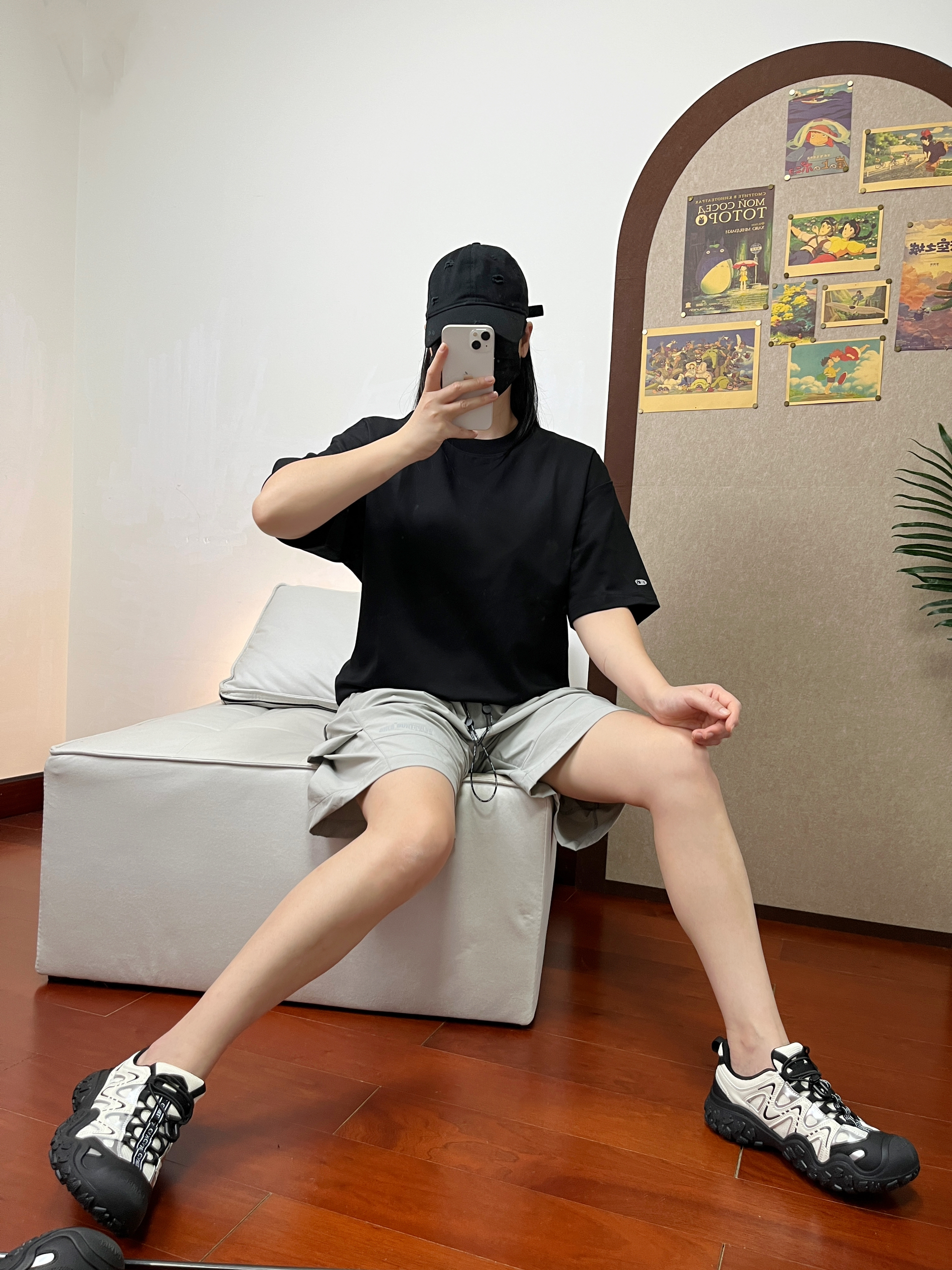 穿好黑白灰，气势先赢一半
