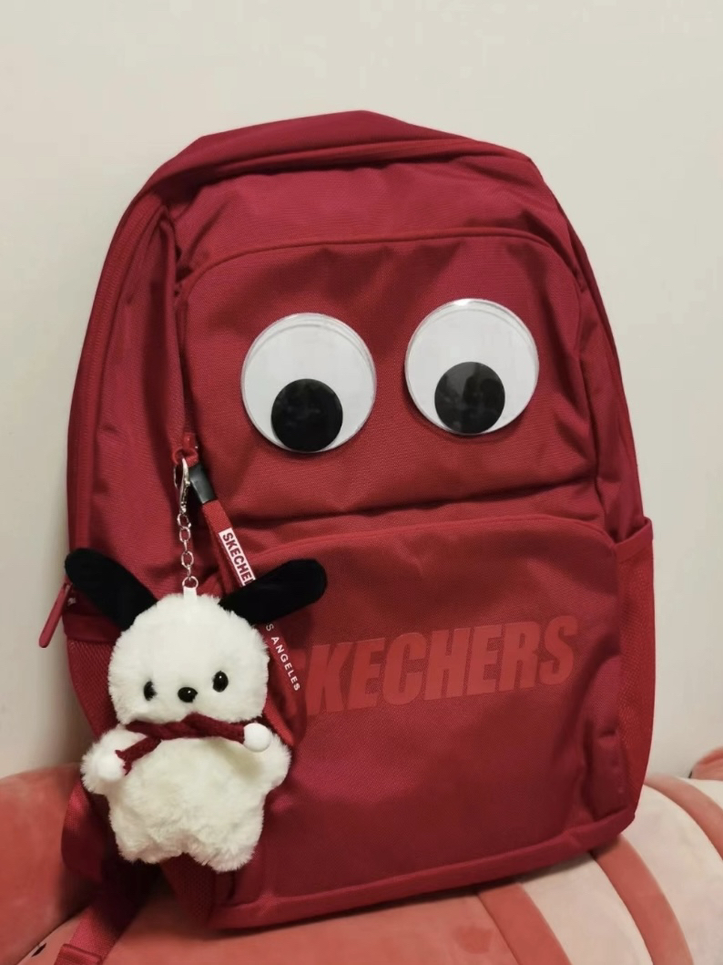 是谁还没往书包上贴大眼睛