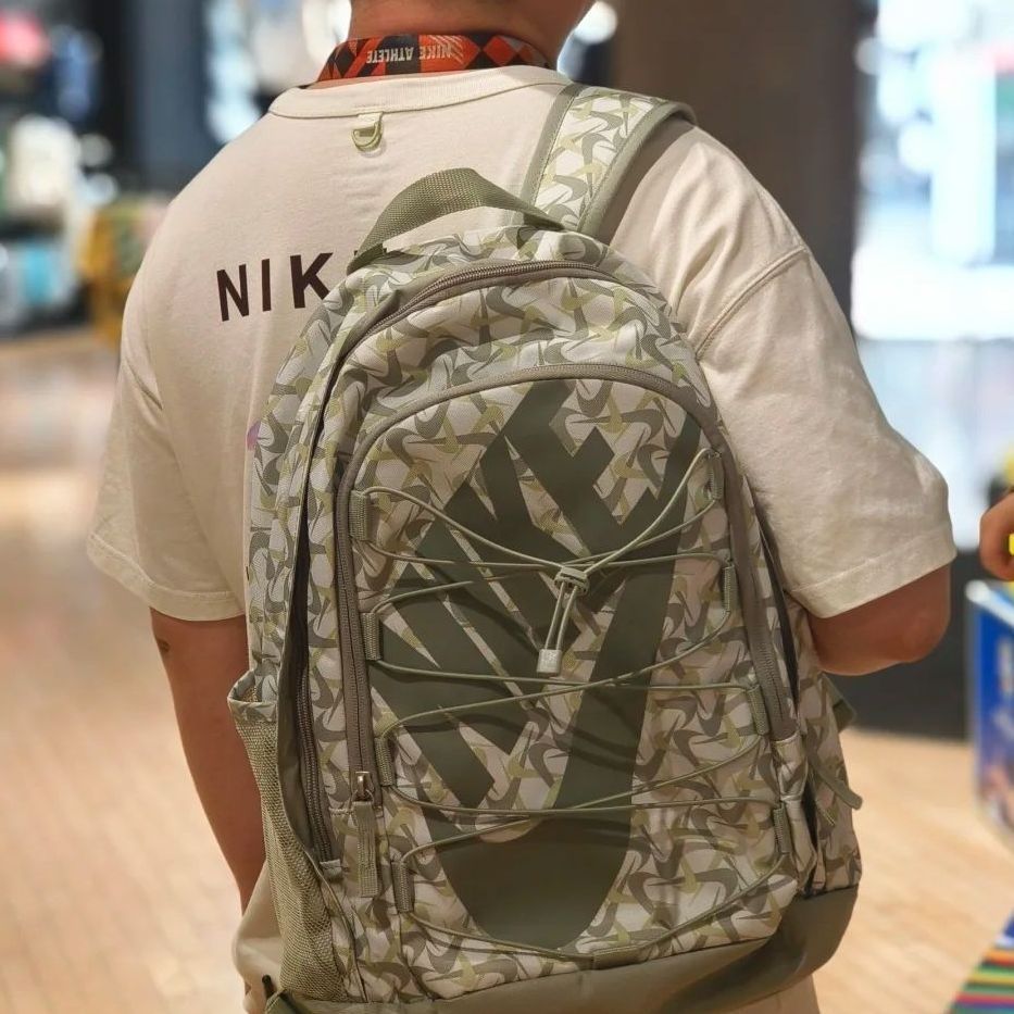 帅气Nike双肩包，不容错过