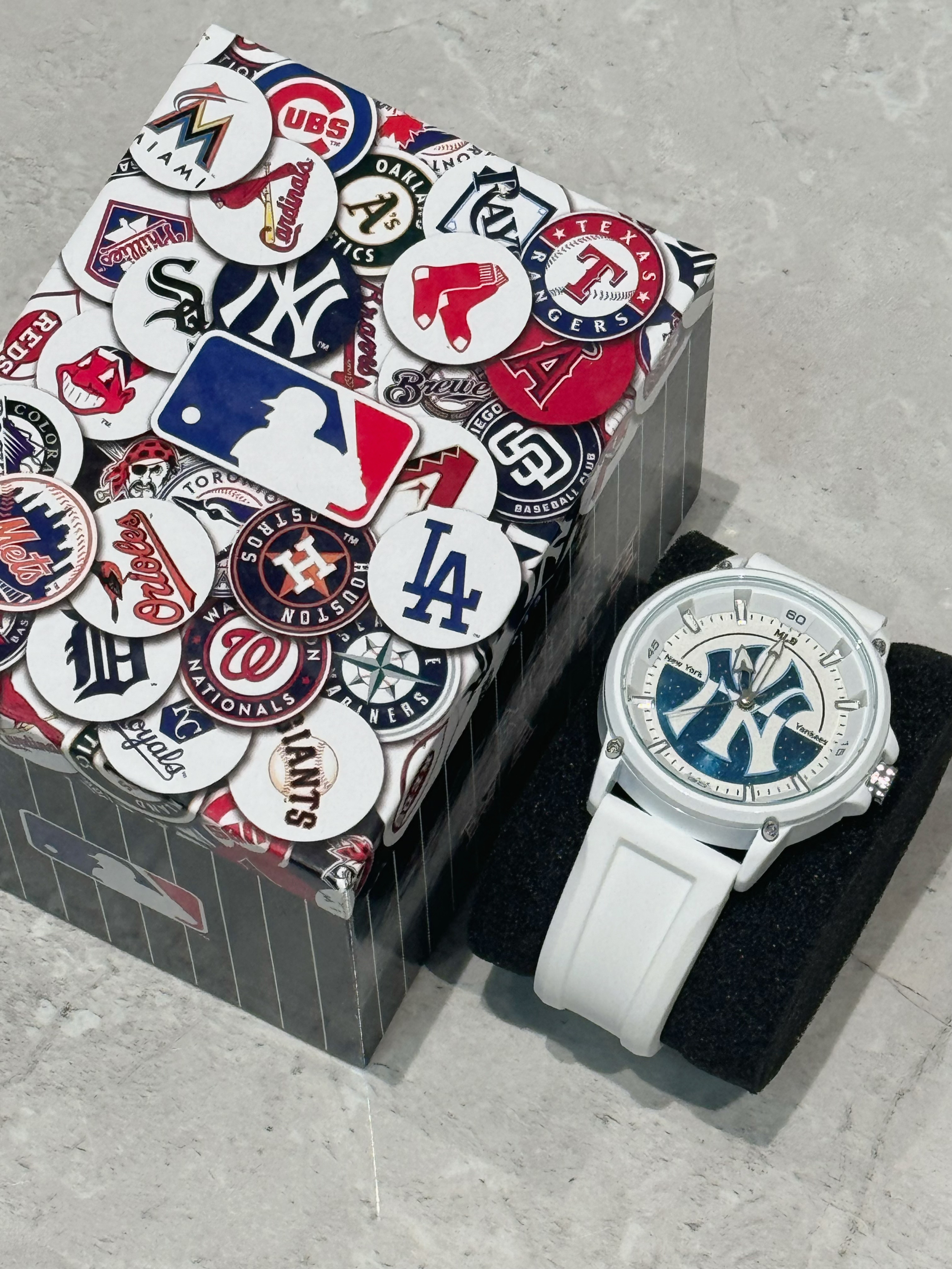 “怕踩雷”？这支MLB潮表真的不挑穿搭！