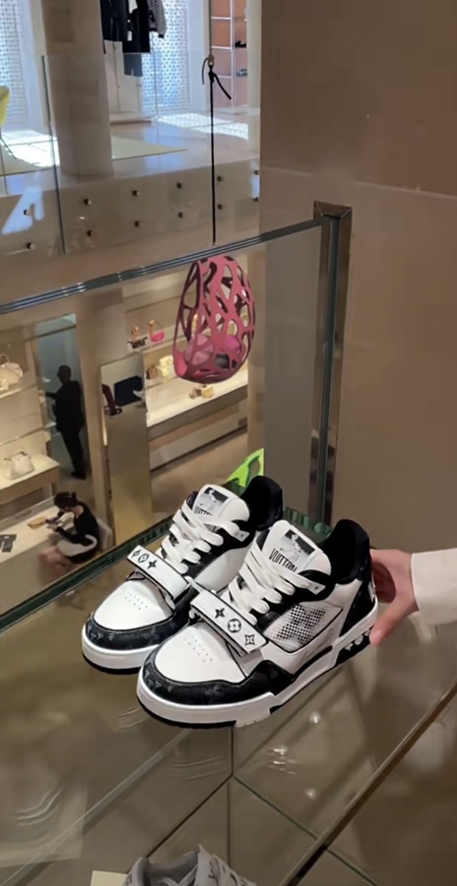 复古潮流,轻盈步伐 —— Louis Vuitton Trainer牛仔布板鞋✌