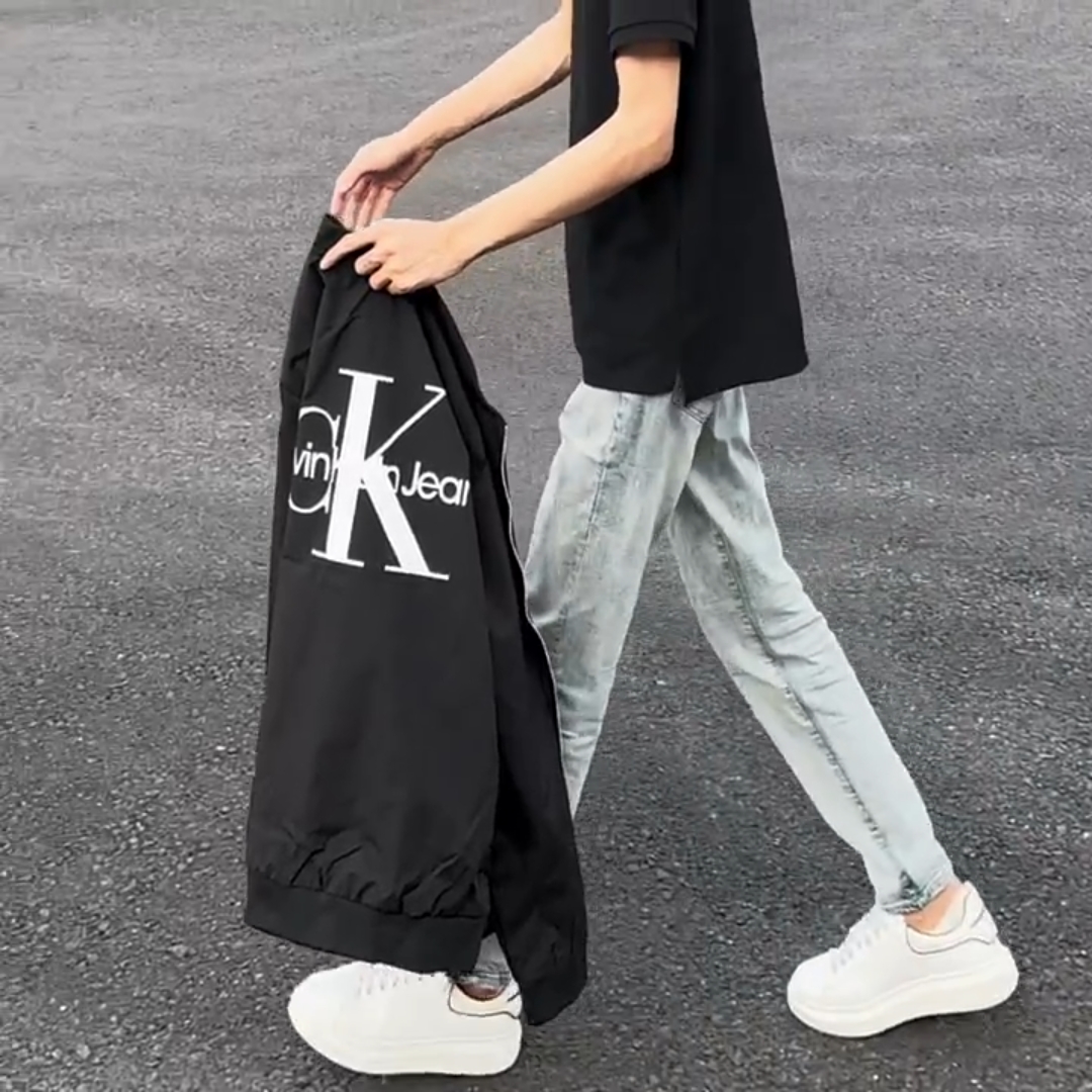 简单干净的穿搭更有吸引力