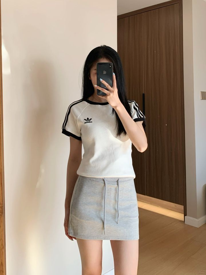 一不小心get了Jennie同款adidas上衣👚