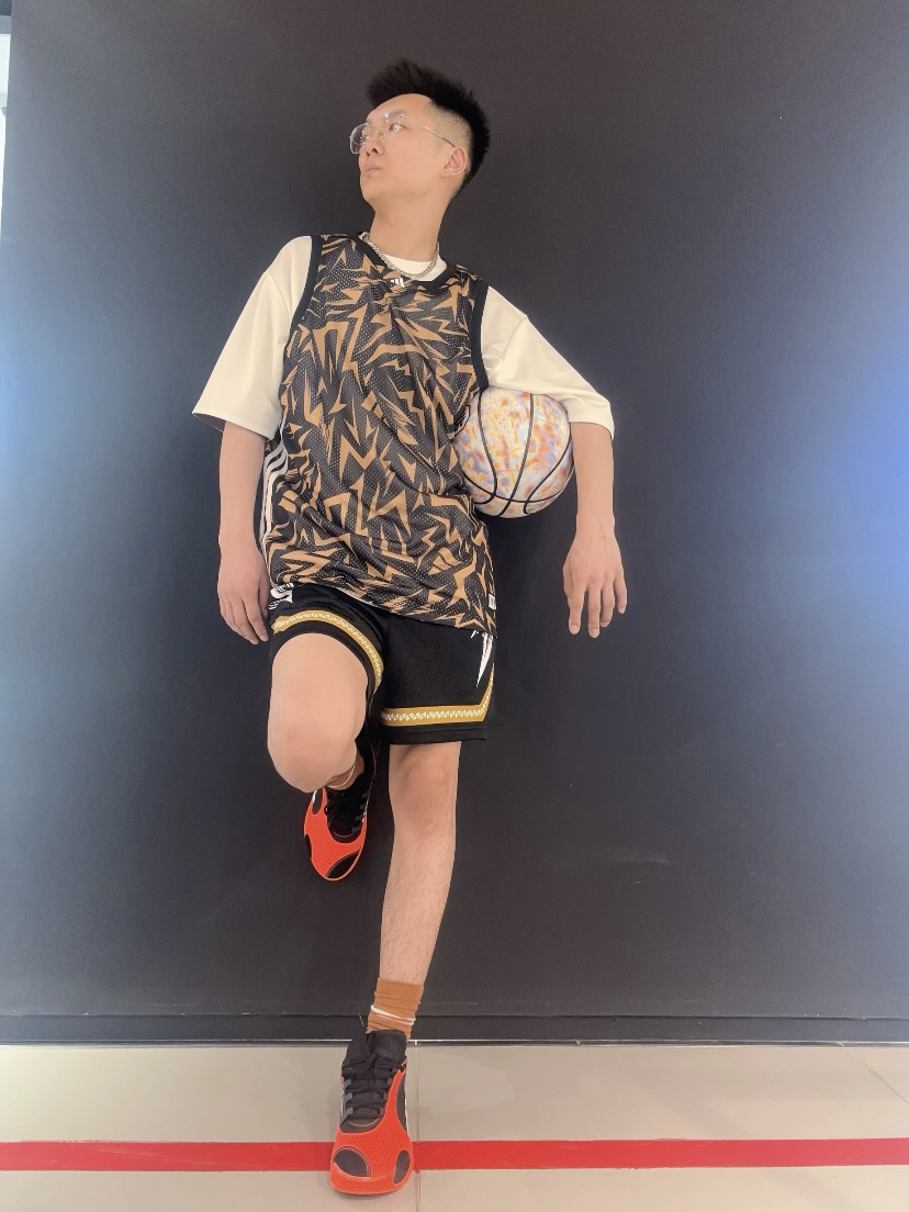 三叶草男朋友穿也太好看了吧