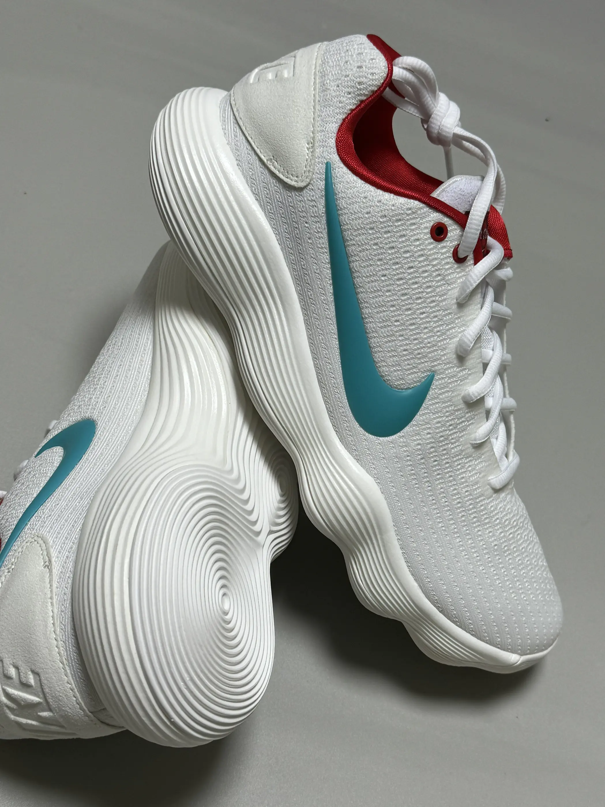 58
“神回归”!这双Hyperdunk 2017值得入手
3
吗?