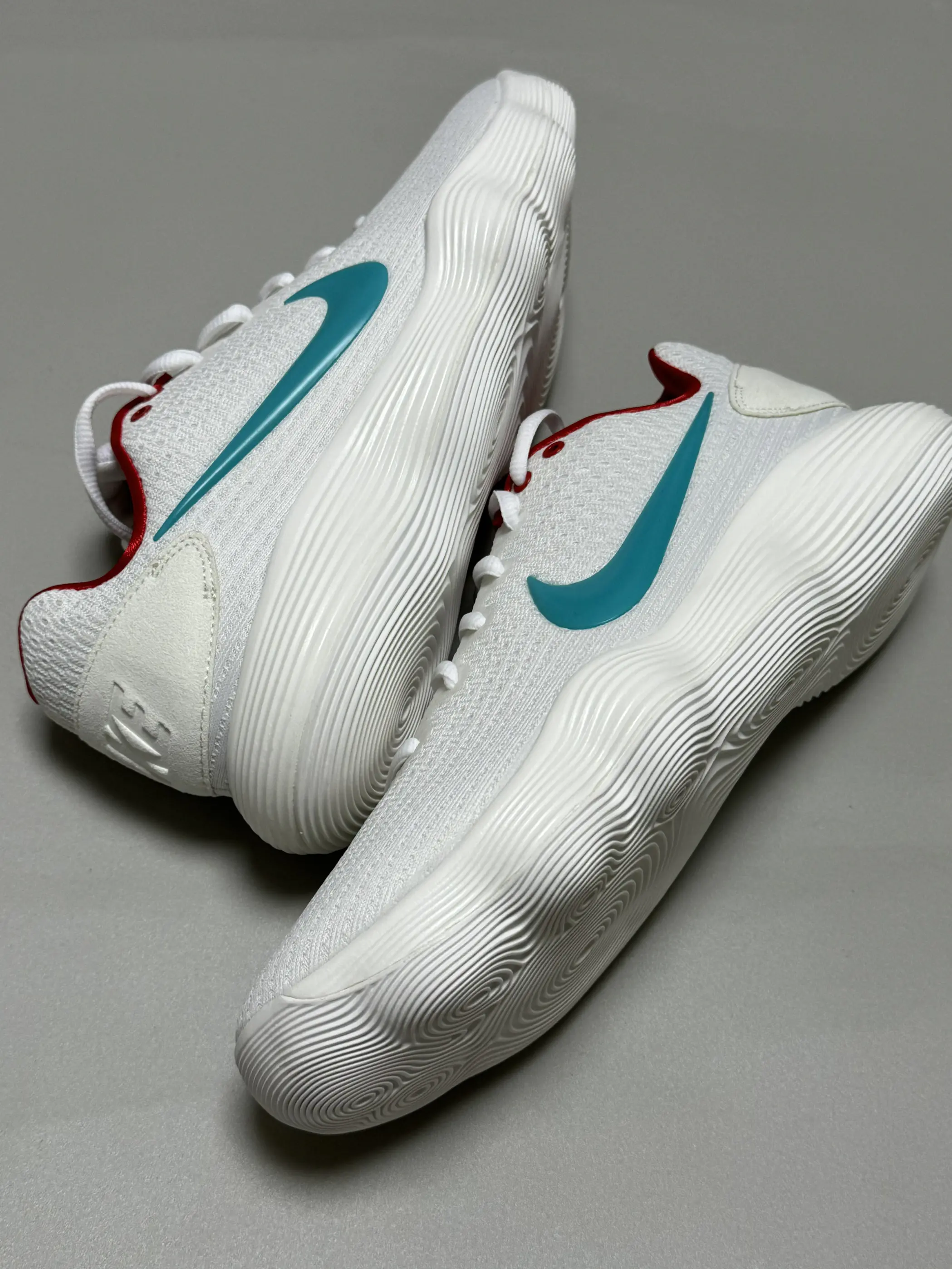 58
“神回归”!这双Hyperdunk 2017值得入手
3
吗?