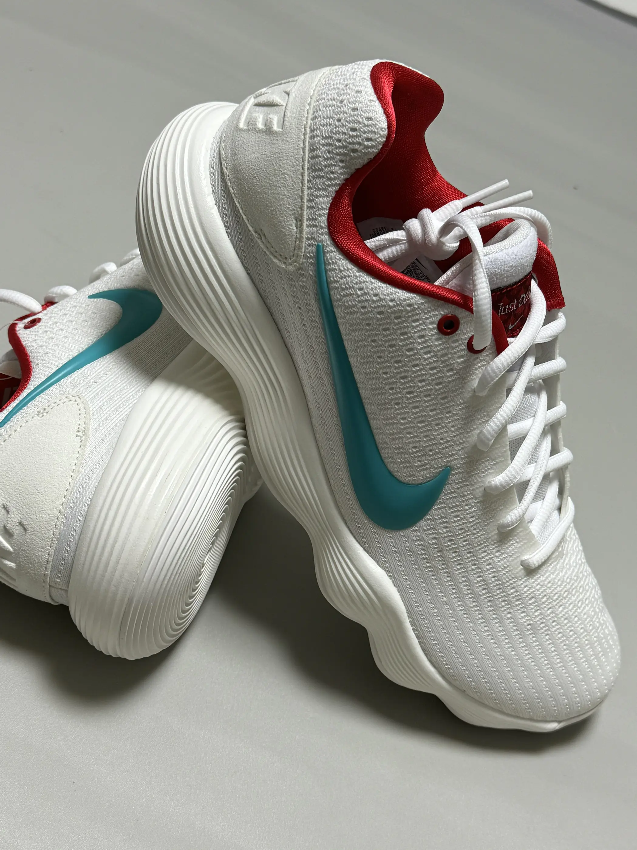 58
“神回归”!这双Hyperdunk 2017值得入手
3
吗?