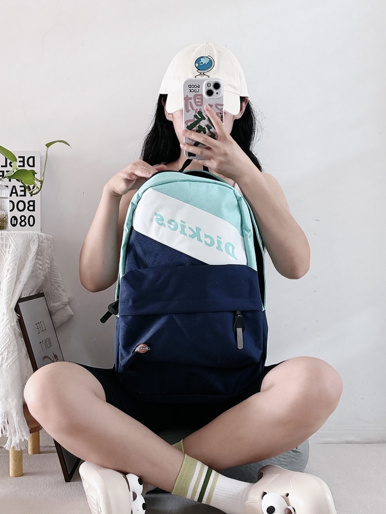 还记得你第一次买的书包吗