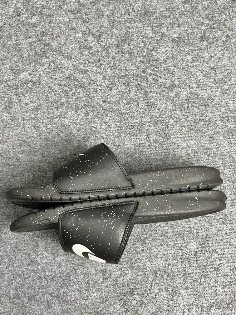 南方人的雨季离不开拖鞋🩴