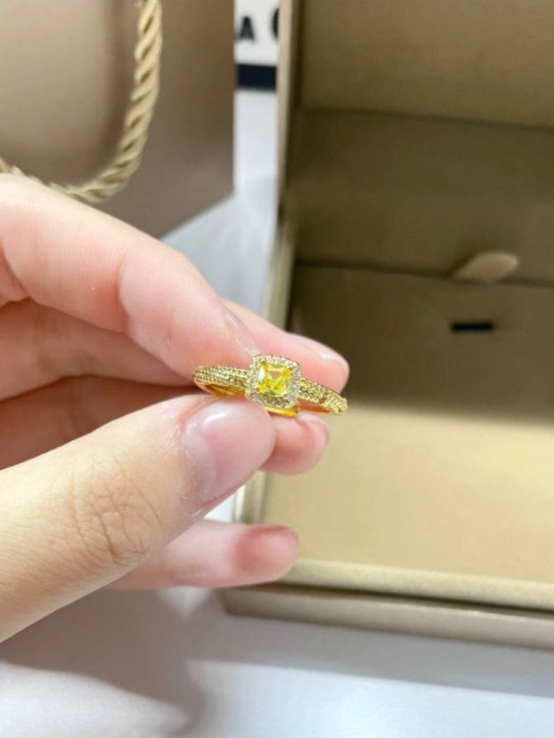 年少不知黄金香