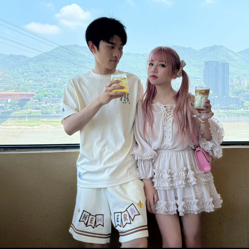 New Era 这么好的T恤必须🐴住