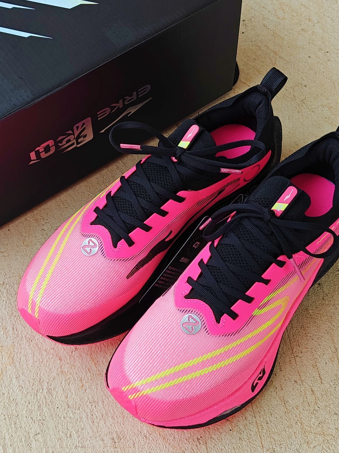 🔥芷境2.5青梅配色‼️快叫上你的跑步搭子一块“青梅竹马”‼️