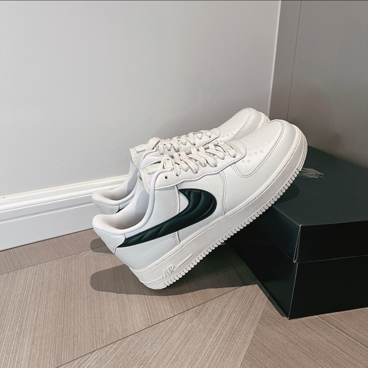碰瓷 Ambush 的普款af1