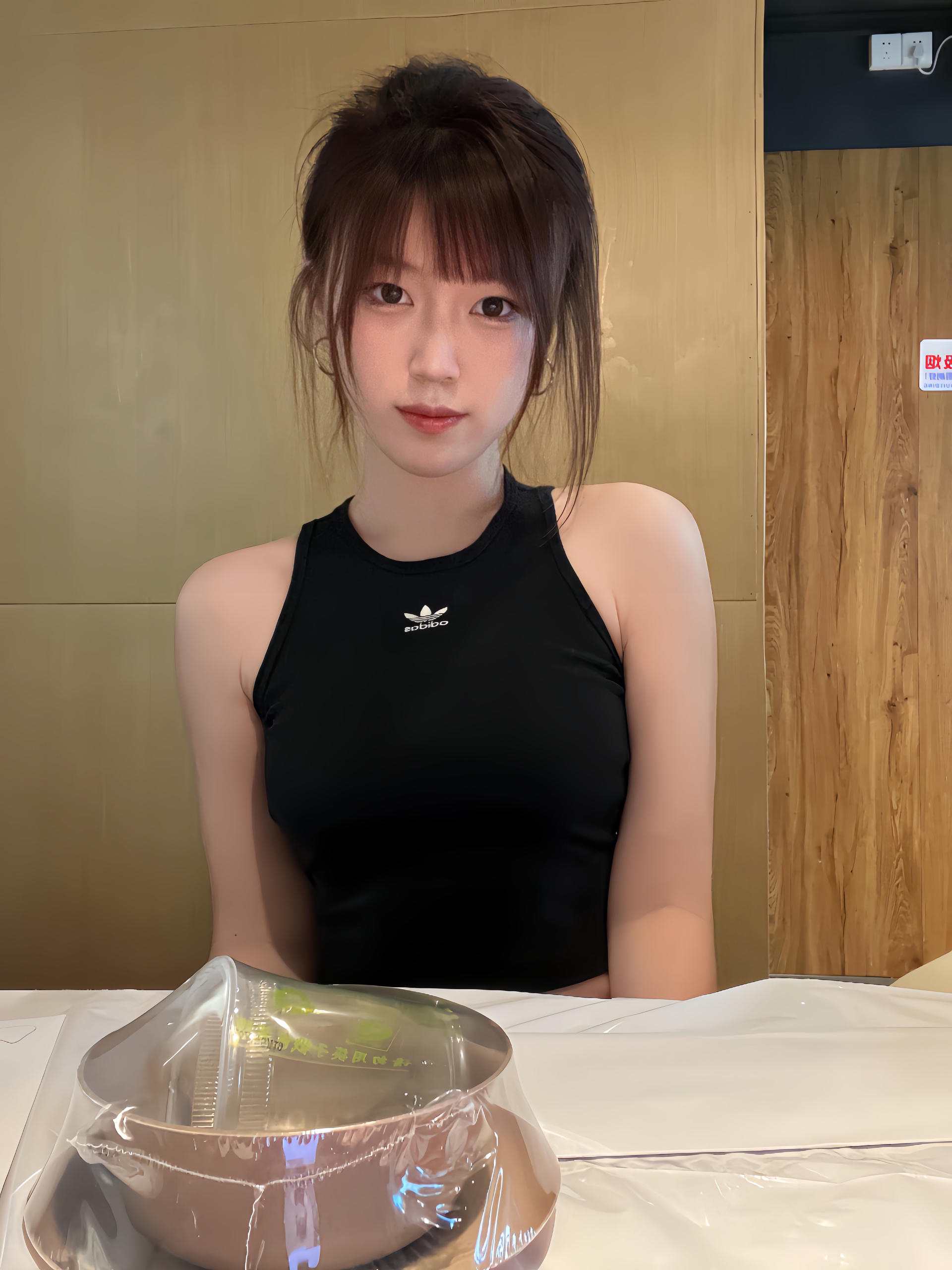 adidas背心夏日旅游休闲必备！