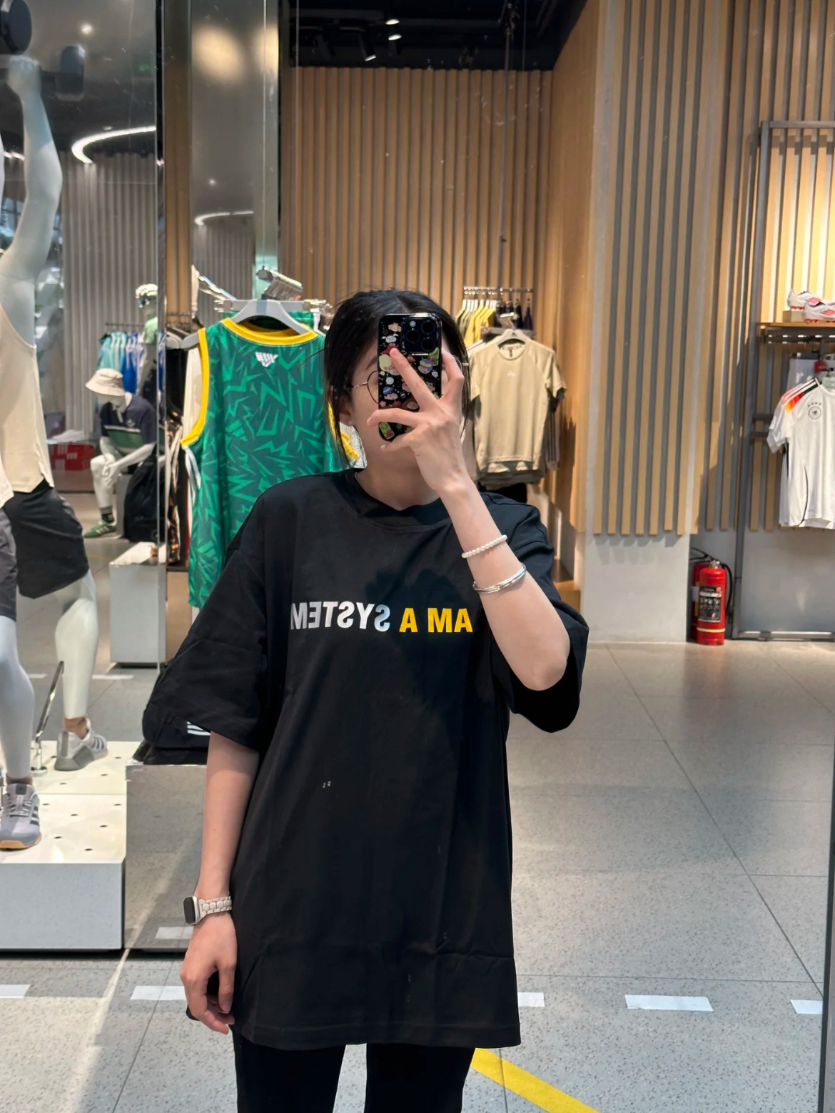 Adidas 黑色系T恤真的是夏日本命单品