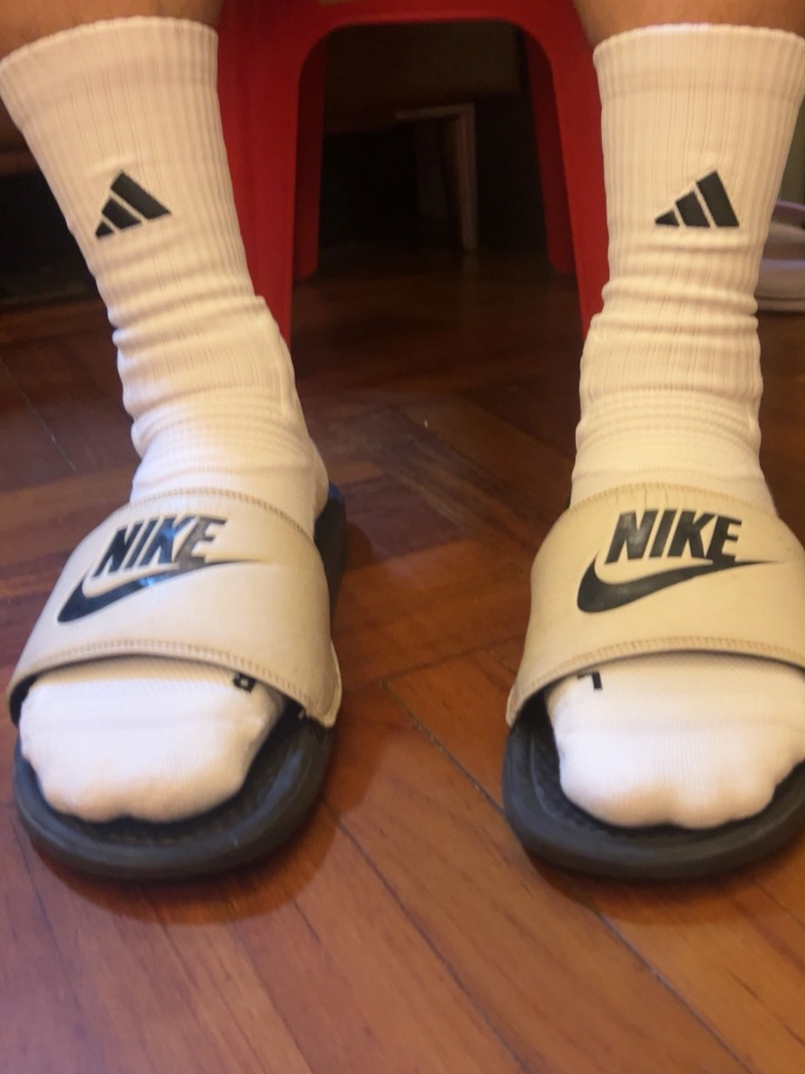 Adidas 运动装备怎么能少了这款袜子