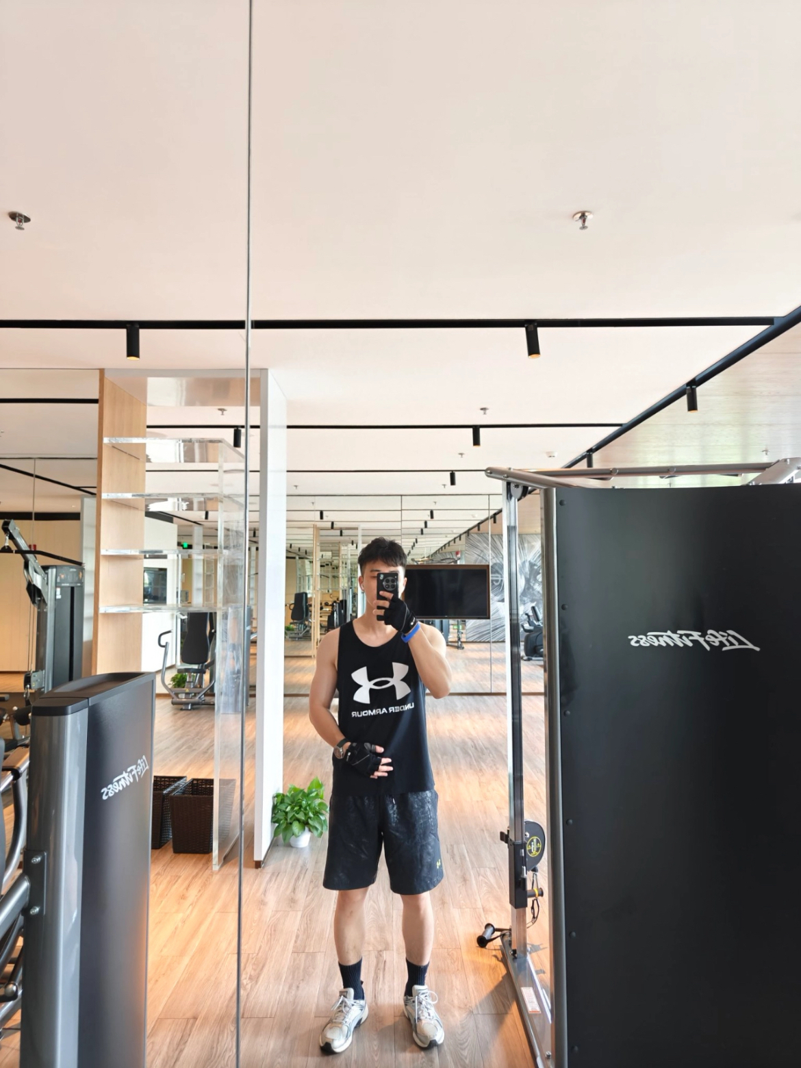 Under Armour 穿出夏日清凉感!