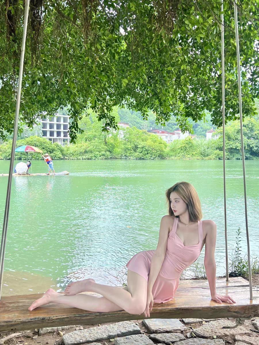 显白遮肚聚拢透气吸汗泳衣 🛍️