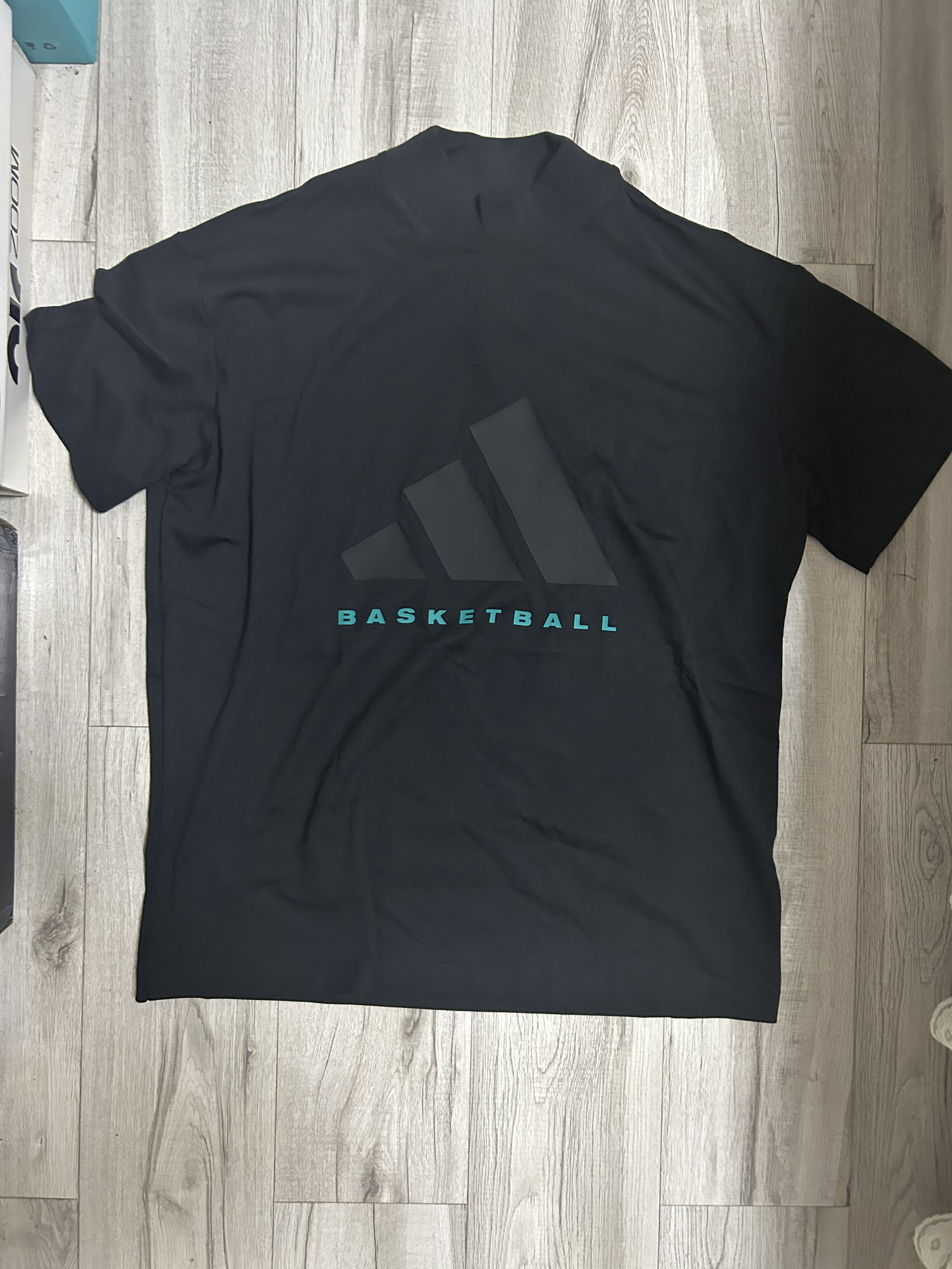 新版的阿迪basketball如何