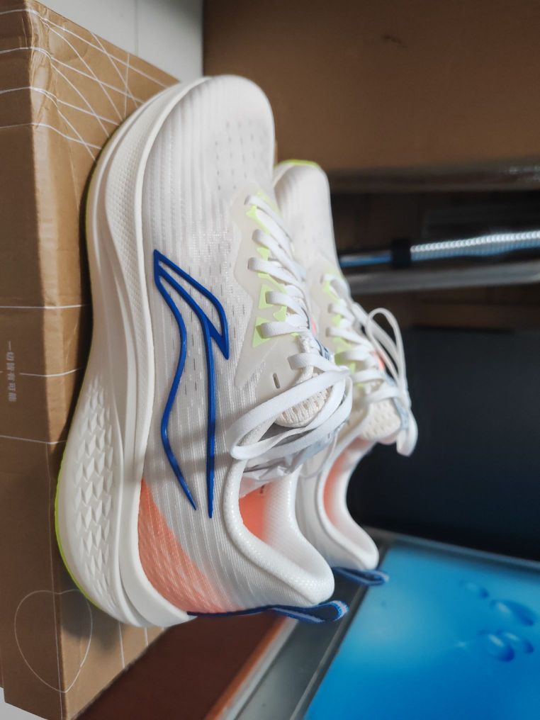👟跑鞋名称：李宁 赤兔7

🔍分享理由：