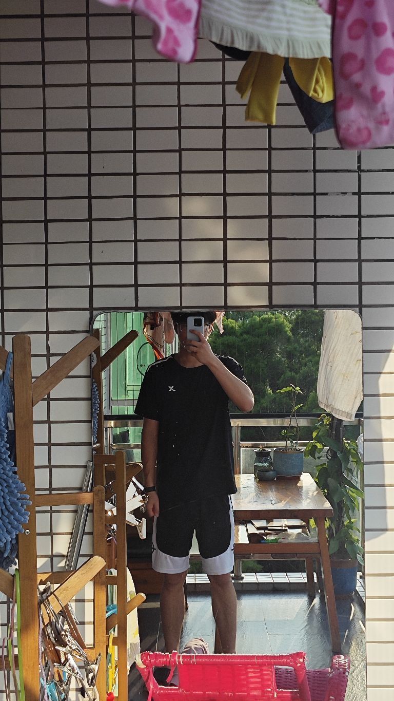 穿上的感觉和迪卡隆39.9的速干t恤差不