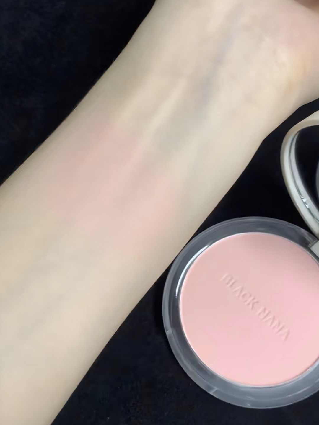 牛奶粉膨胀色系，正宗的韩系淡颜妆容味儿！!