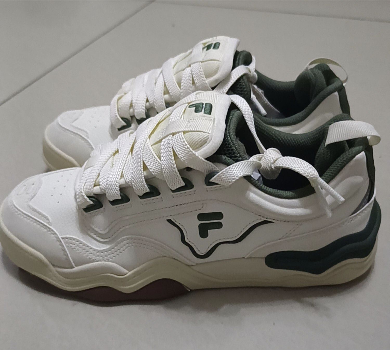 也太好看了吧，个人感觉最好看的一款面包鞋