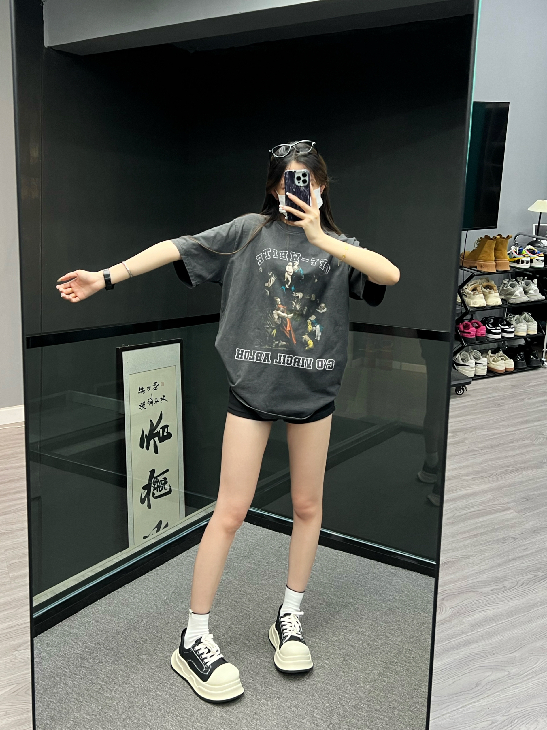 黑色系穿搭有点小酷哦🕶️