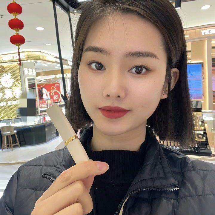 💄欧莱雅低饱和白管口红199，温柔你的每一刻🌸
