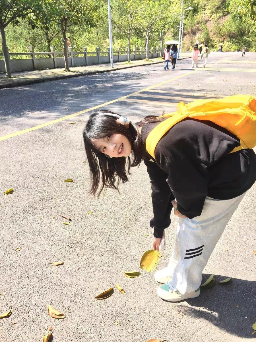 今天要给你们种草一条超级棒的裤子！😍