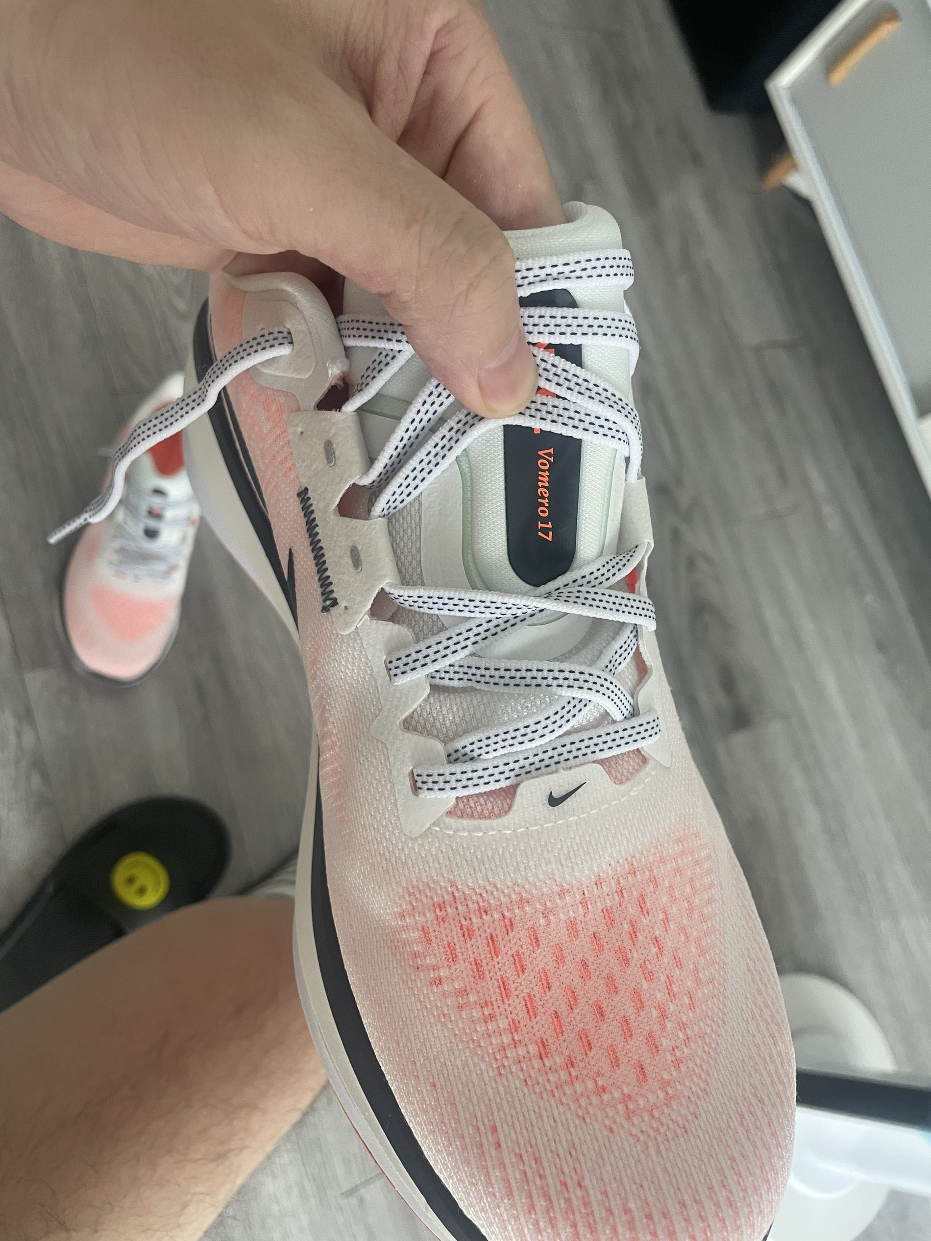 跟腱断裂手术后新买的鞋子