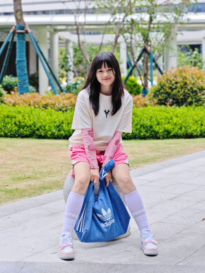 今天是多巴胺OOTD