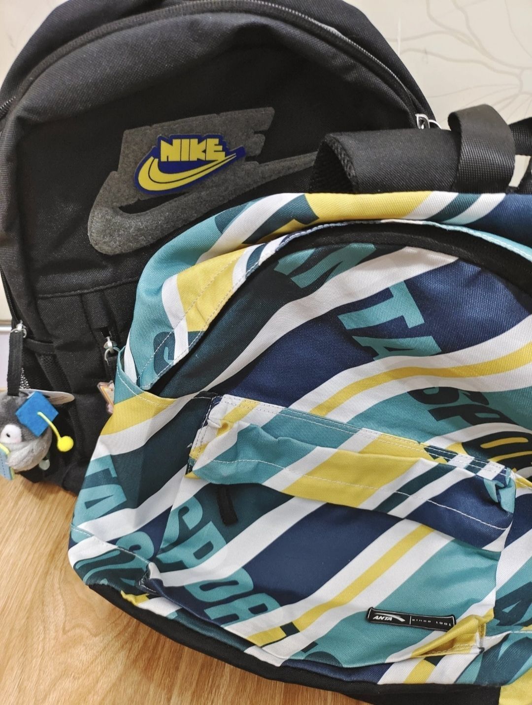 Nike书包 安踏书包