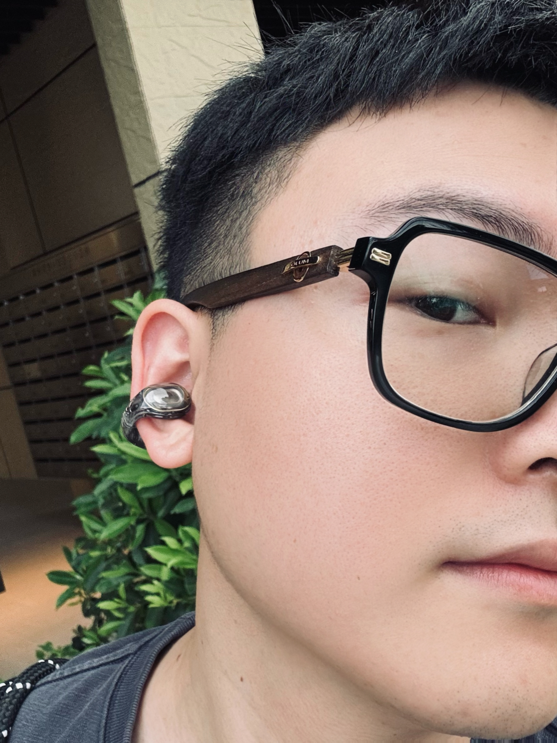 赛博透明科技风,300多除了帅就听个响?