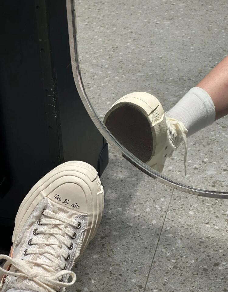 泰酷辣｜怎么没人告诉我白色也这么好看的。