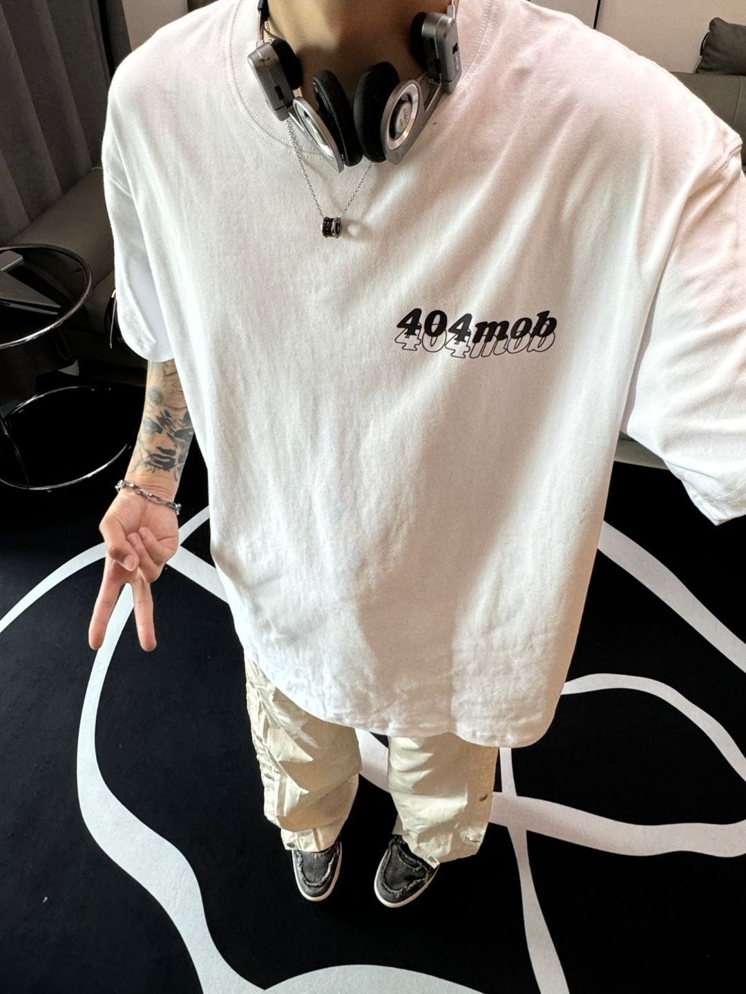 404mob白色半截袖