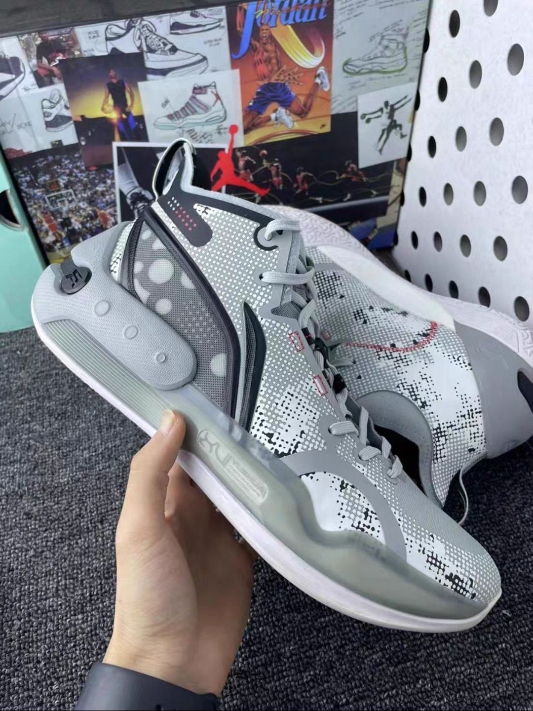 一双很不错的团队鞋