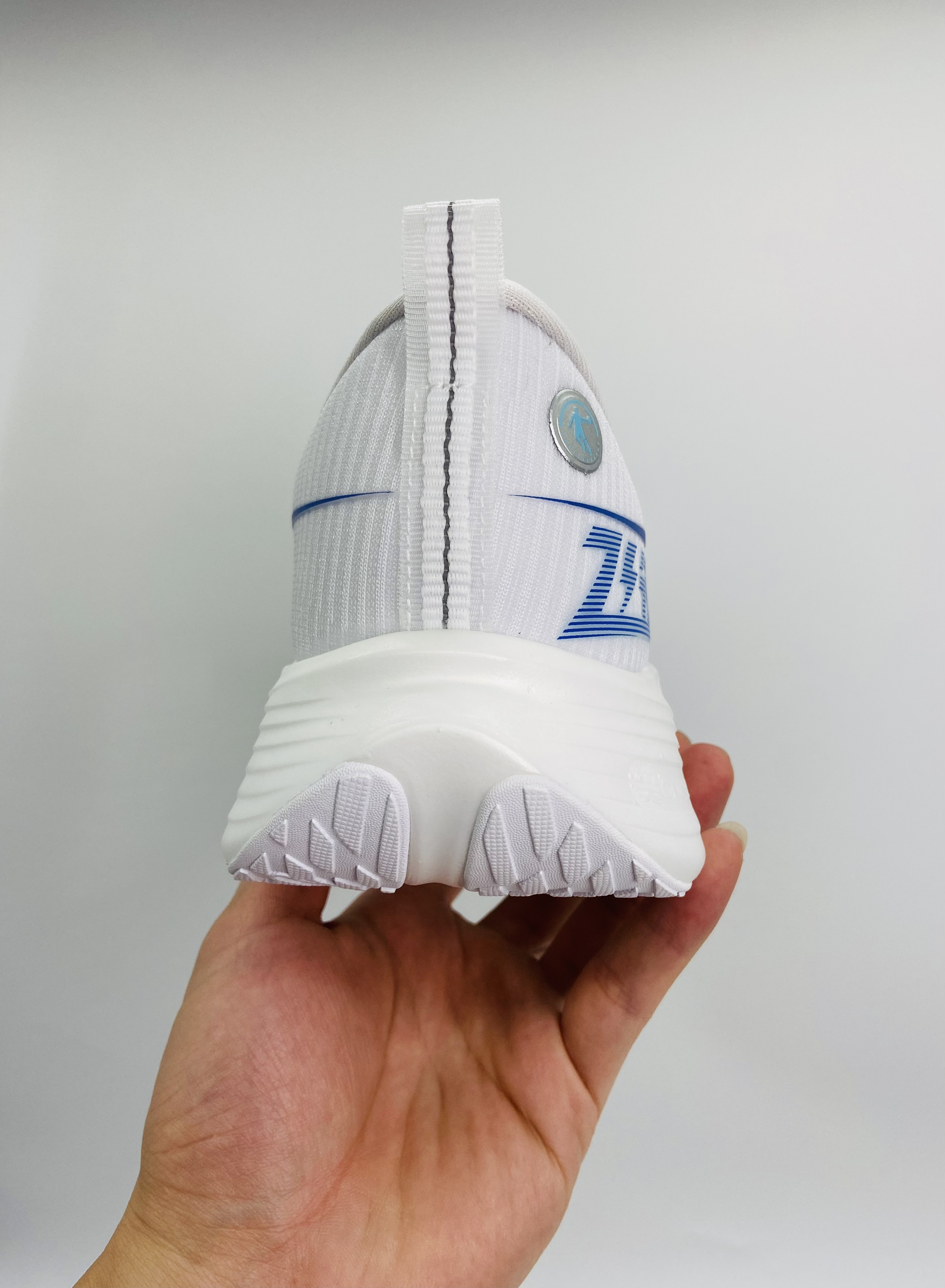 💥只要中底结构调教得好，没有碳板也可以马力全开！💥