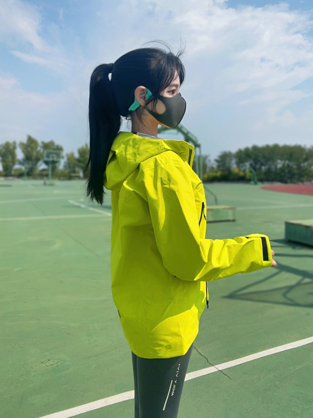 开学这么穿可以帮我提行李嘛？