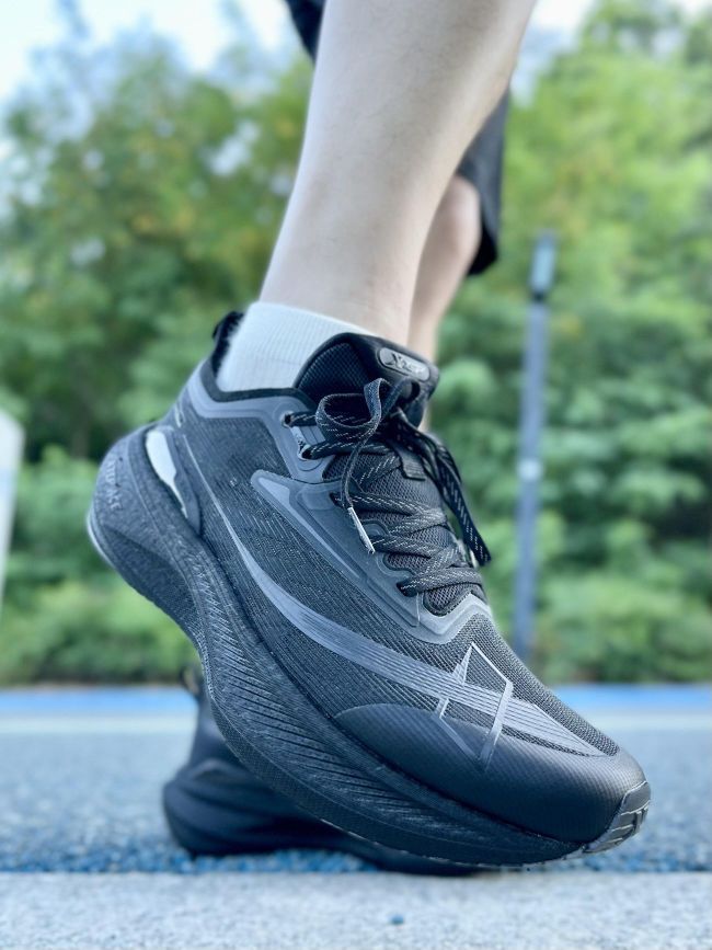 特步2000公里2代，超级耐磨的黑武士❗️