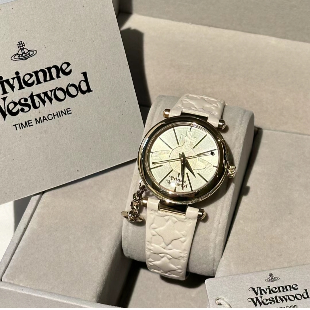 🌟时尚风暴！Vivienne Westwood经典手表