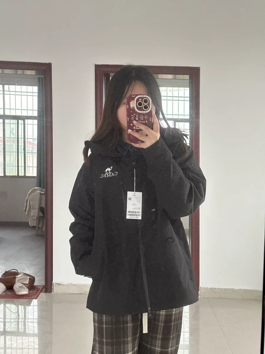 最近被这款冲锋衣种草了，旅游必备！