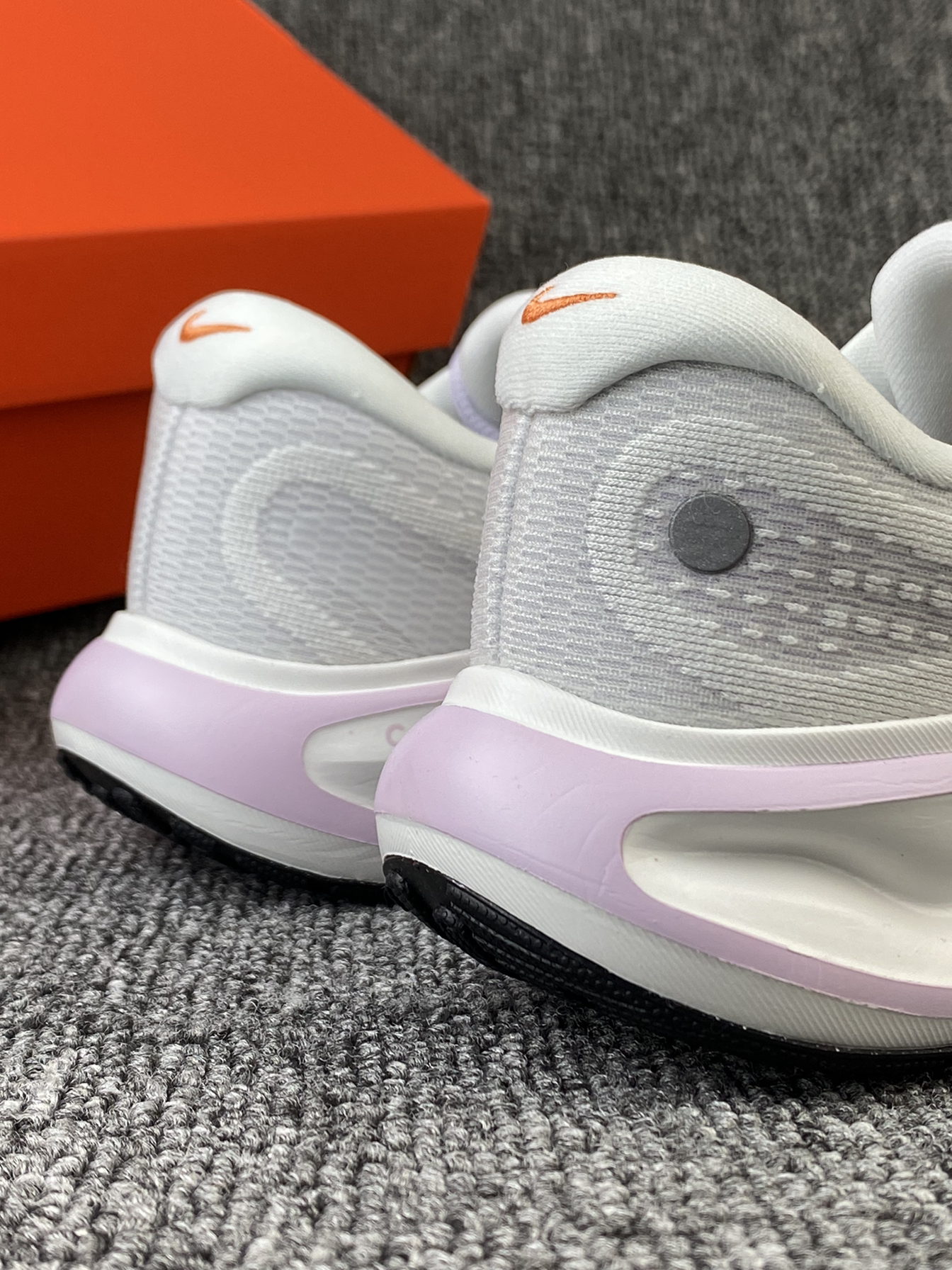 Nike新跑鞋全新配色来啦🥹这个淡紫好绝！