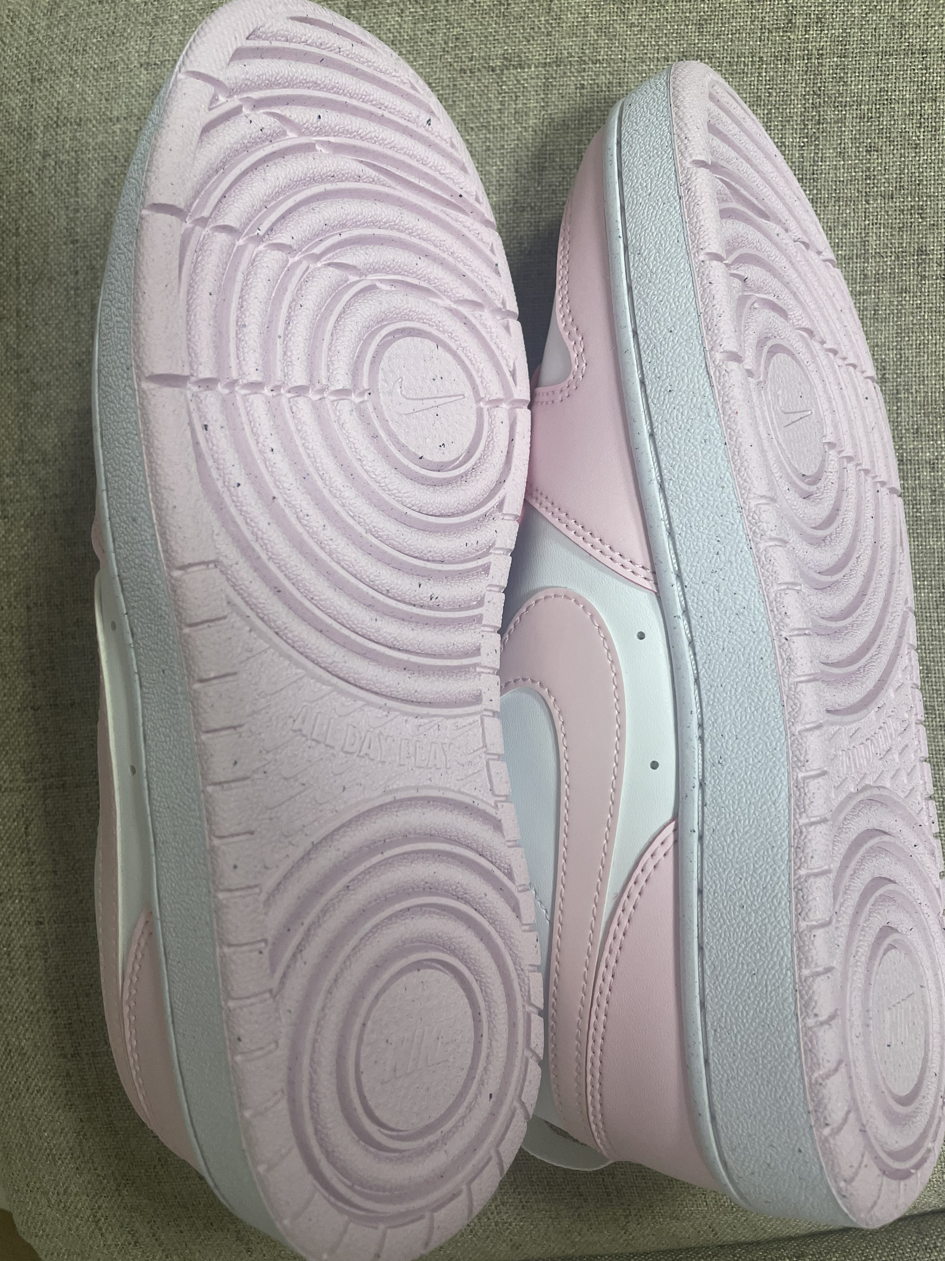 耐克COURT BOROUGH LOW低帮鞋,真的好粉嫩~