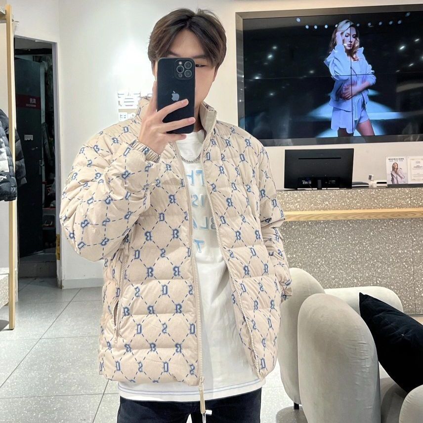 OOTD | 秋冬的轻薄羽绒服这样穿出来也很帅啊！😍