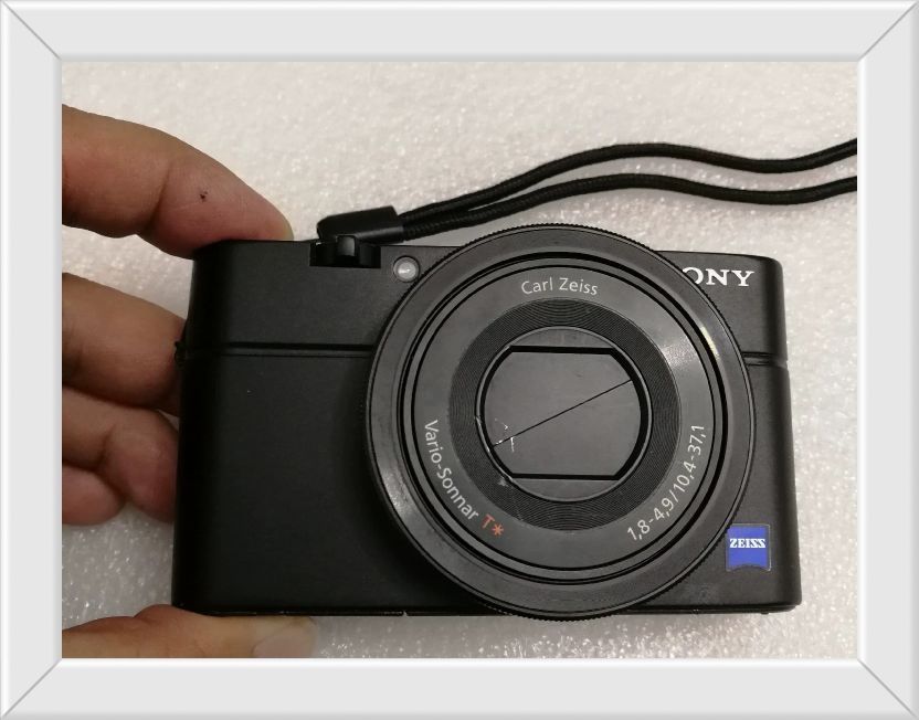品牌：索尼

型号：rx100

索尼R