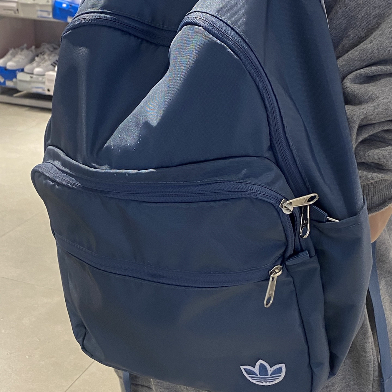 超喜欢阿迪达斯的双肩包啊
