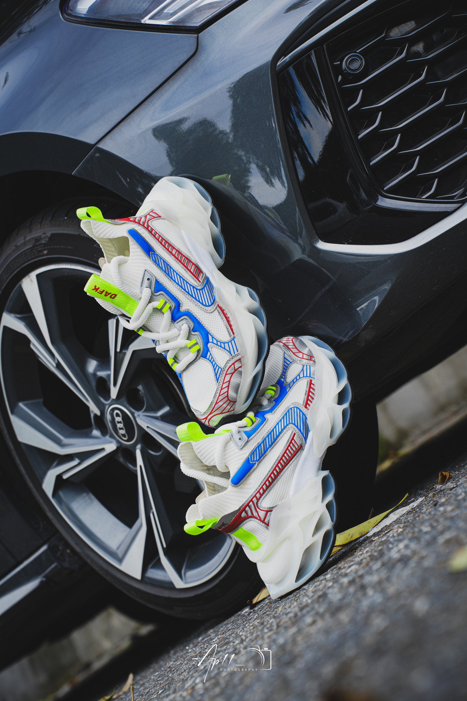 刀锋轮毂自然是要搭配刀锋战靴！DAFK老爹鞋