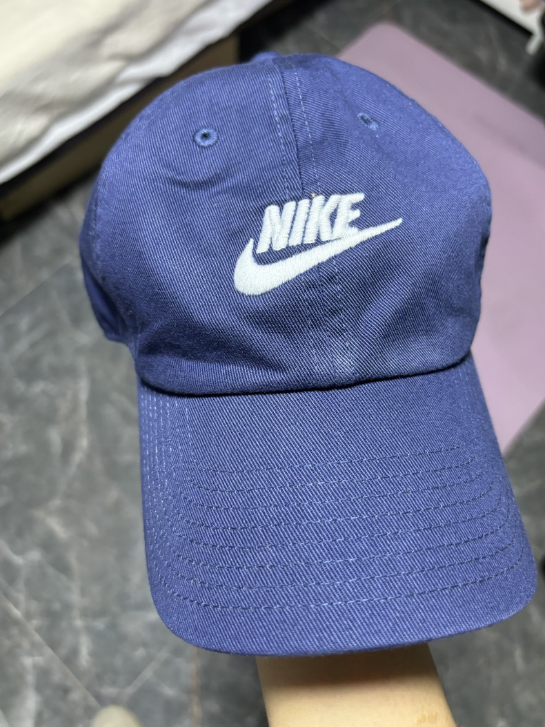 颧骨高的男生，速来get经典的nike鸭舌帽