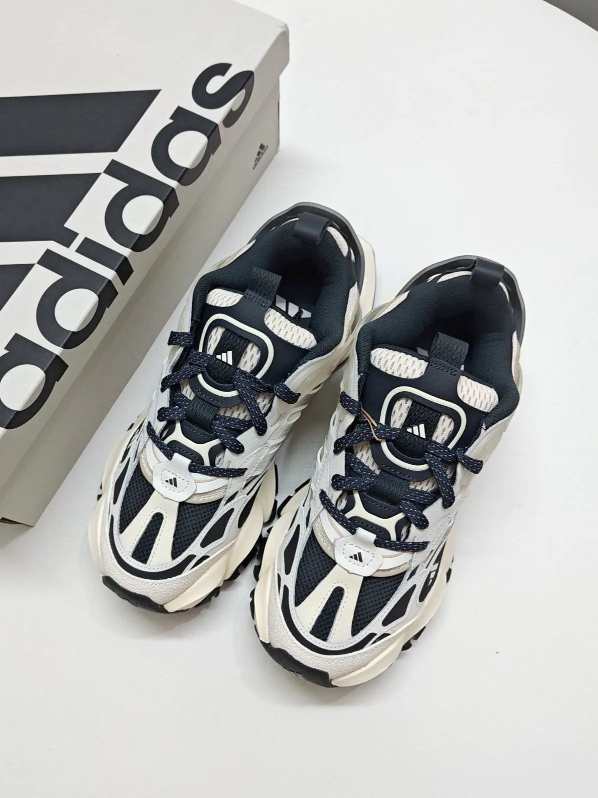 ✨阿迪机甲老爹鞋👟,性价比不错